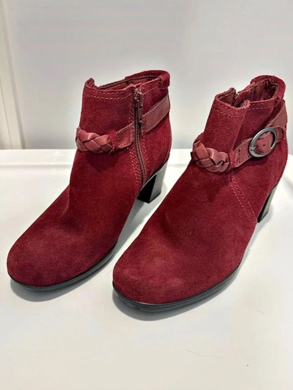 Clarks Nikki Class Burgundy Suede Ankle Boots Suede Ankle Boots Burgundy US 6M